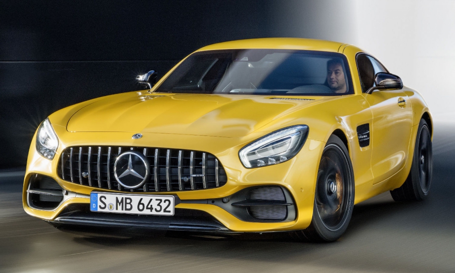 Спорткары Mercedes-AMG GT получили в честь юбилея новые «зубы»