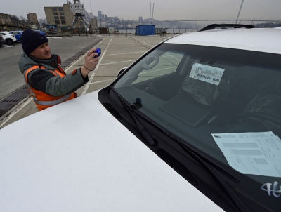 Медведев поручил разобраться с установкой системы ЭРА-ГЛОНАСС на автомобили с пробегом