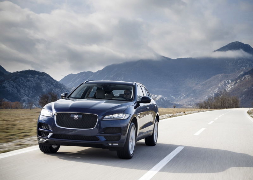 Jaguar F-Pace, XE и XF получили новые двигатели